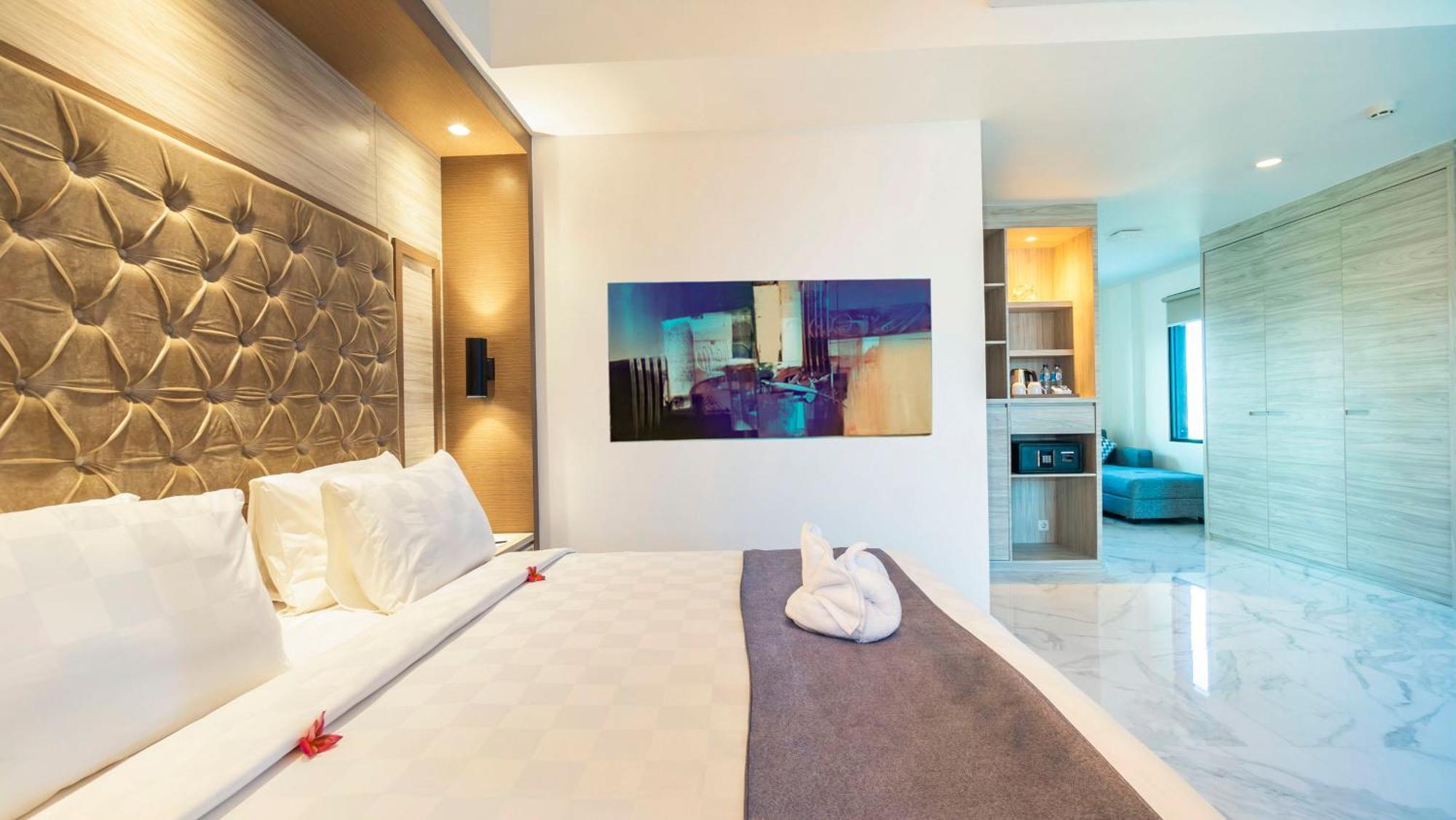City Of Aventus Hotel - Denpasar Exterior foto